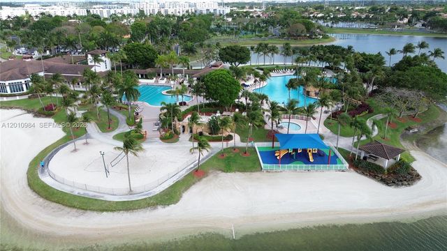 10730 NW 66th St 313, Doral, FL 33178