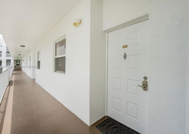 10730 NW 66th St 313, Doral, FL 33178