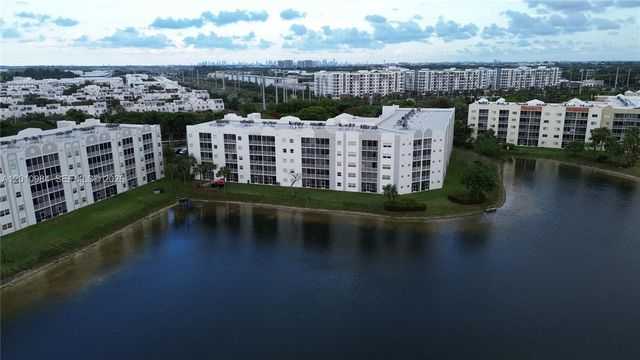 10730 NW 66th St 313, Doral, FL 33178