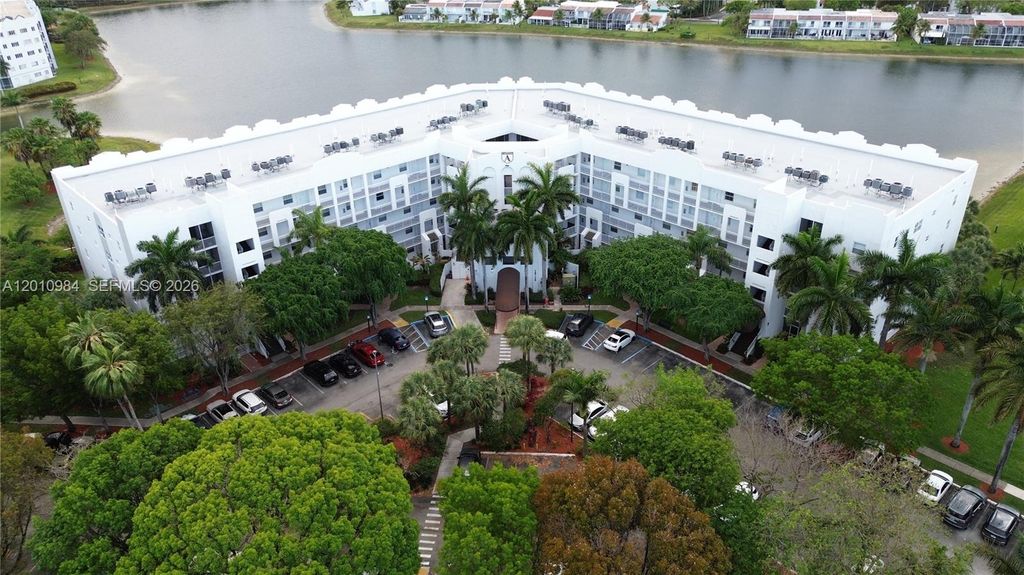 10730 NW 66th St 313, Doral, FL 33178