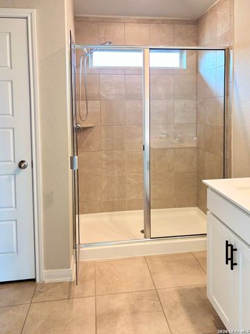1281 CARL GLN, New Braunfels, TX 78130