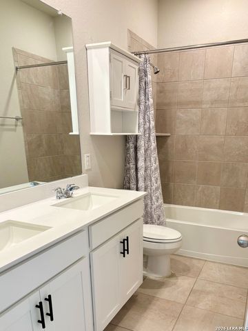 1281 CARL GLN, New Braunfels, TX 78130