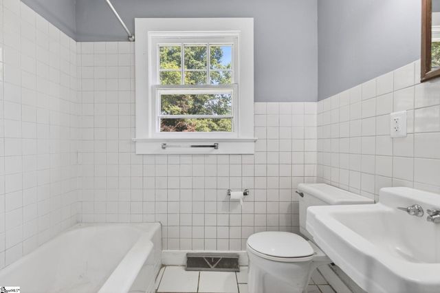 100 Bob White Lane, Taylors, SC 29687