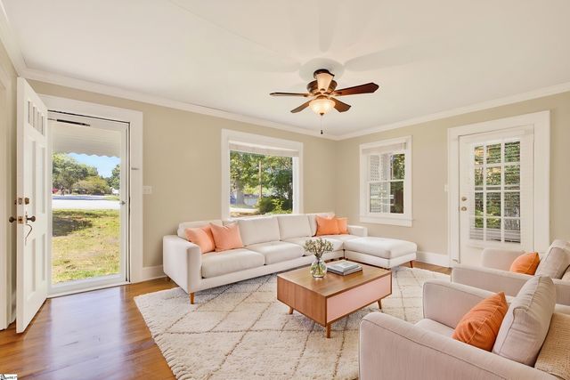 100 Bob White Lane, Taylors, SC 29687