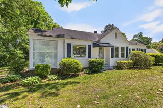 100 Bob White Lane, Taylors, SC 29687