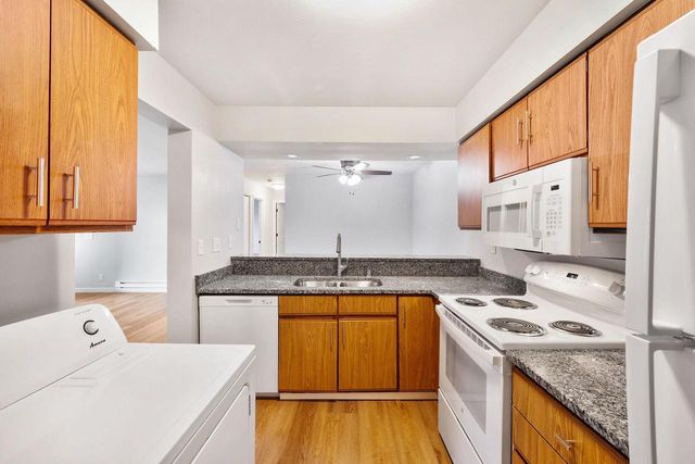305 Whispering Pines Way, Fitchburg, WI 53713