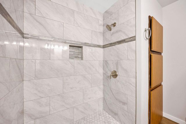 305 Whispering Pines Way, Fitchburg, WI 53713