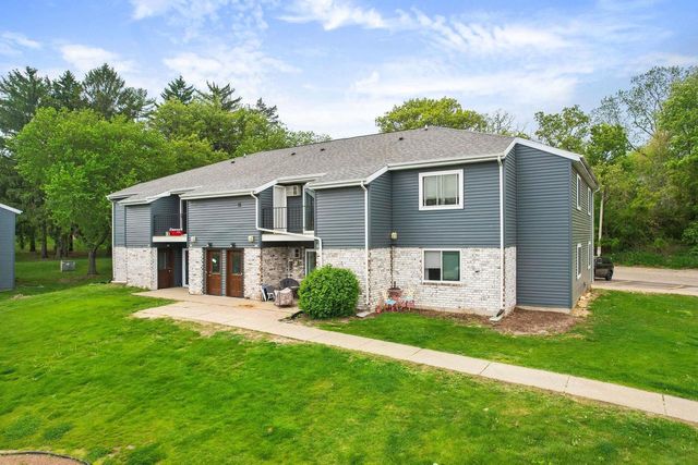 305 Whispering Pines Way, Fitchburg, WI 53713