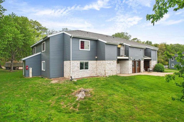 305 Whispering Pines Way, Fitchburg, WI 53713