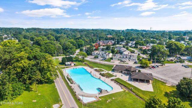 613 Vose Rd B, Alcoa, TN 37701