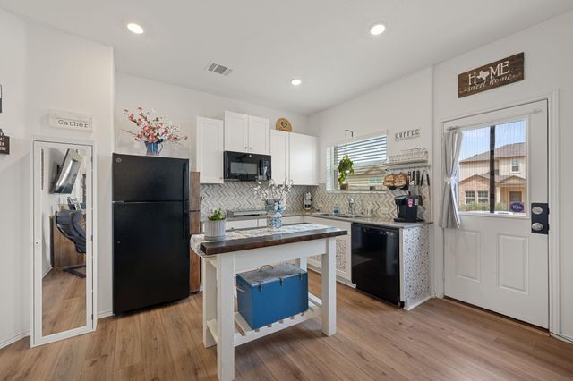 204 Lone Cedar RD, Marble Falls, TX 78654