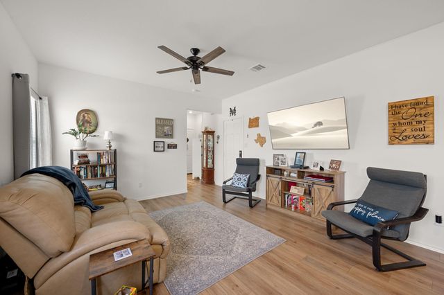 204 Lone Cedar RD, Marble Falls, TX 78654