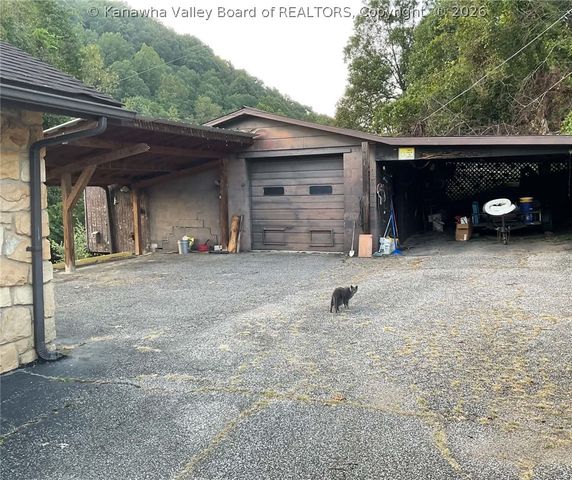 171 Patterson Drive, Charleston, WV 25201