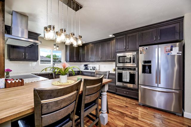 1461 E Vartikian Avenue, Fresno, CA 93710