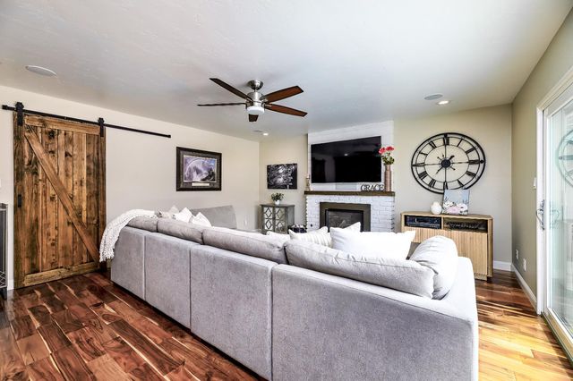 1461 E Vartikian Avenue, Fresno, CA 93710