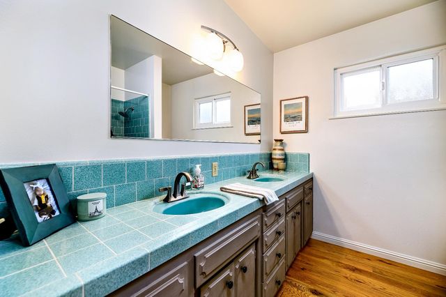 1461 E Vartikian Avenue, Fresno, CA 93710