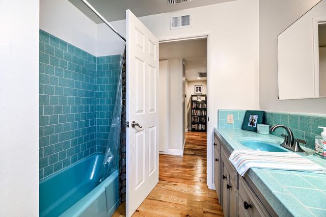 1461 E Vartikian Avenue, Fresno, CA 93710