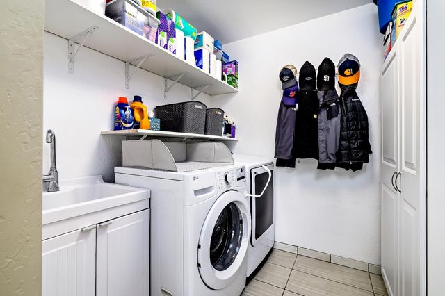 1461 E Vartikian Avenue, Fresno, CA 93710