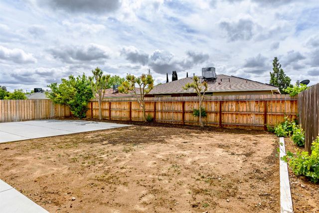 1461 E Vartikian Avenue, Fresno, CA 93710