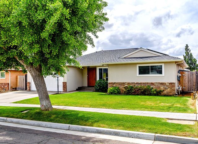 1461 E Vartikian Avenue, Fresno, CA 93710