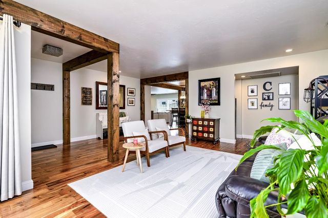 1461 E Vartikian Avenue, Fresno, CA 93710