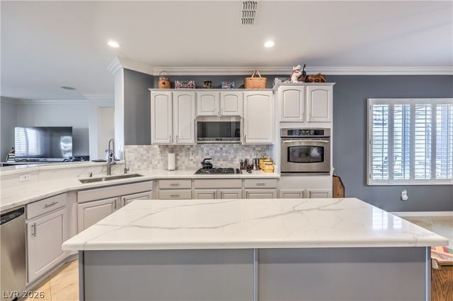 2550 Portsmouth Creek Avenue, Henderson, NV 89052