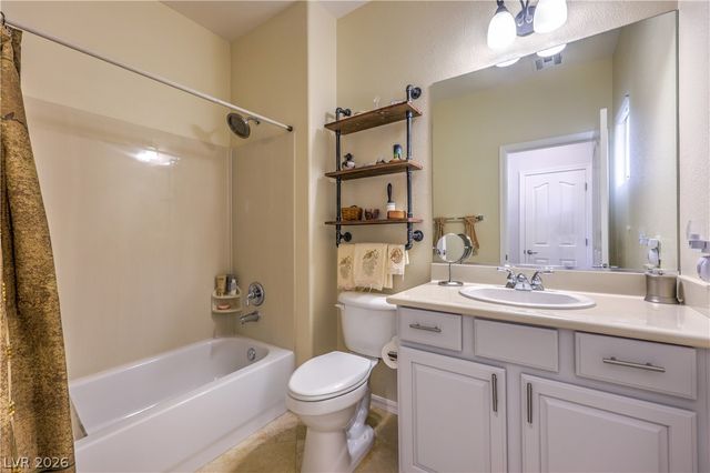 2550 Portsmouth Creek Avenue, Henderson, NV 89052