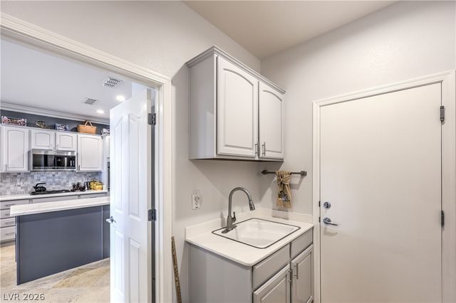 2550 Portsmouth Creek Avenue, Henderson, NV 89052