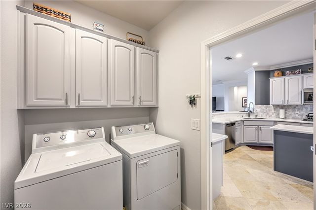 2550 Portsmouth Creek Avenue, Henderson, NV 89052