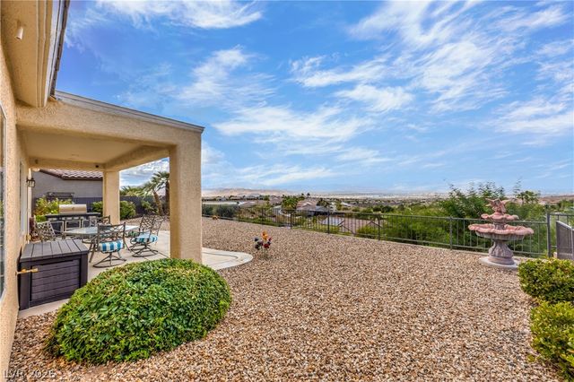 2550 Portsmouth Creek Avenue, Henderson, NV 89052