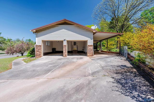 4906 Middleton Lane, Huntsville, AL 35816