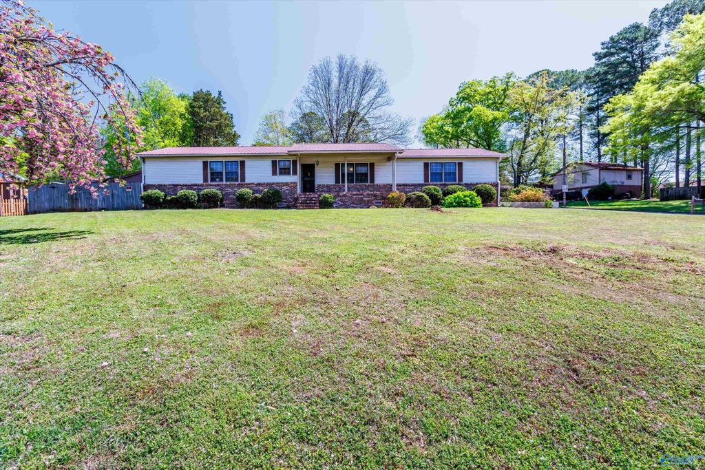 4906 Middleton Lane, Huntsville, AL 35816