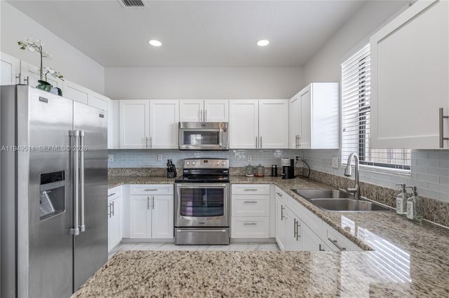 11382 SW 238th St, Homestead, FL 33032