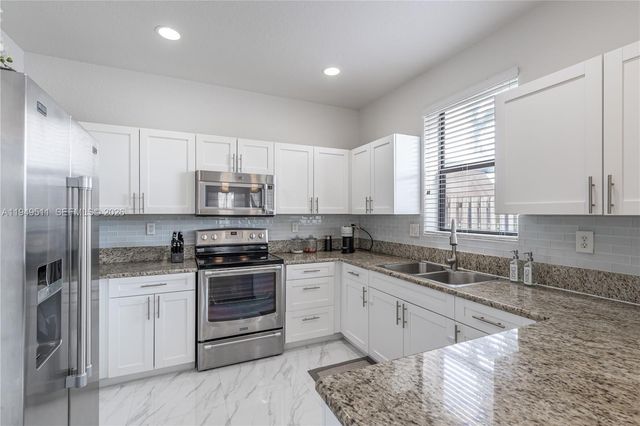 11382 SW 238th St, Homestead, FL 33032