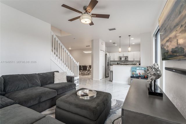 11382 SW 238th St, Homestead, FL 33032