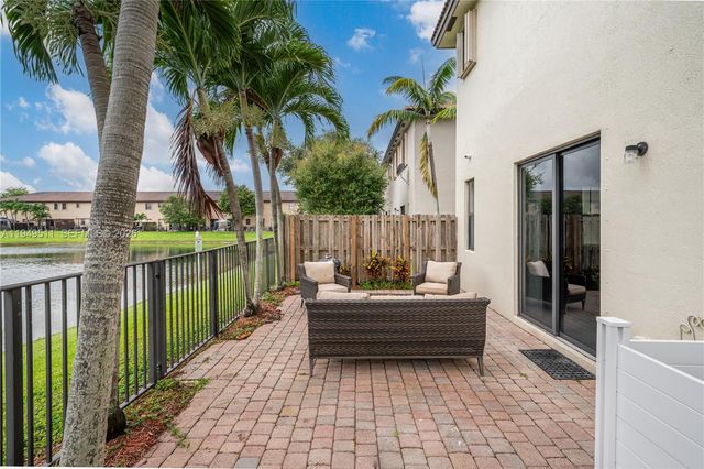 11382 SW 238th St, Homestead, FL 33032