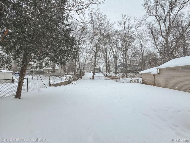 202 W Rundell Street, Pontiac, MI 48342