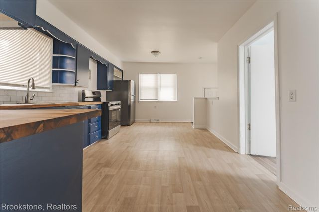 202 W Rundell Street, Pontiac, MI 48342