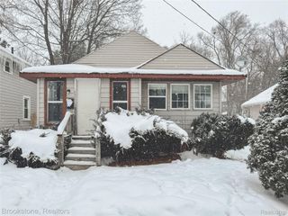 202 W Rundell Street, Pontiac, MI 48342