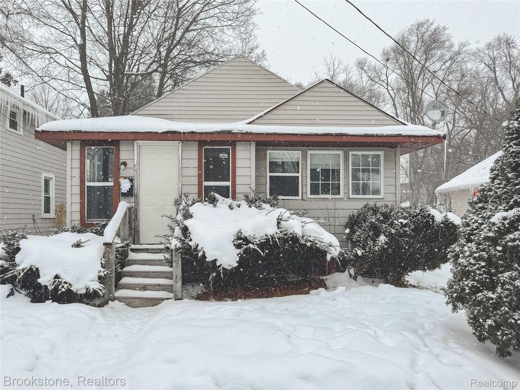 202 W Rundell Street, Pontiac, MI 48342