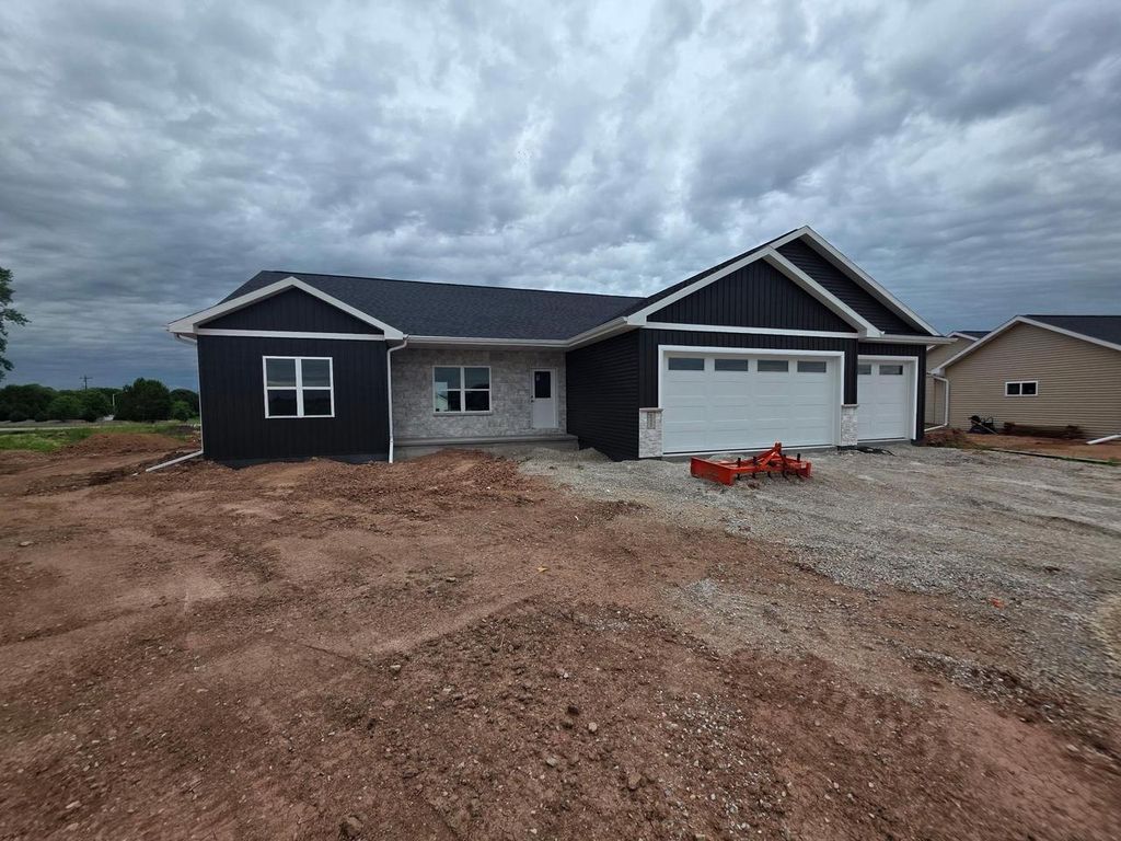 W5668 TONYS WAY, Appleton, WI 54915