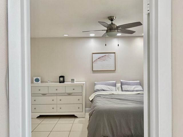 4501 FOUNTAINS Drive S 106, Lake Worth, FL 33467