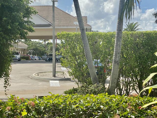 4501 FOUNTAINS Drive S 106, Lake Worth, FL 33467