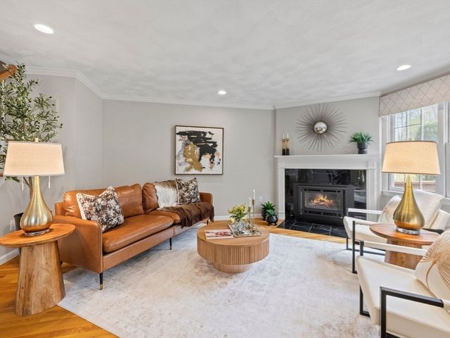 31 Forest Lane 31, Hopkinton, MA 01748