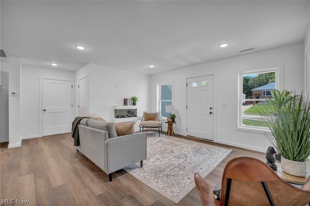 5235 Forest Avenue, Maple Heights, OH 44137