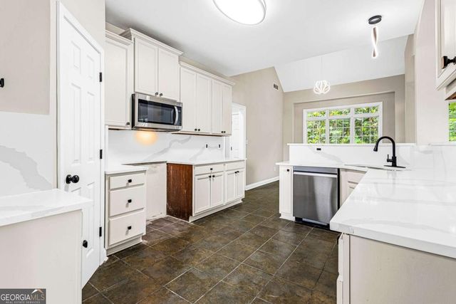 3132 Lovell Drive, Atlanta, GA 30311