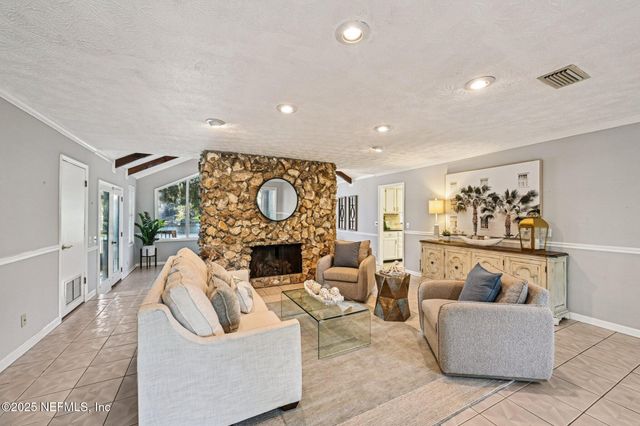 448 LAKE ASBURY Drive, Green Cove Springs, FL 32043