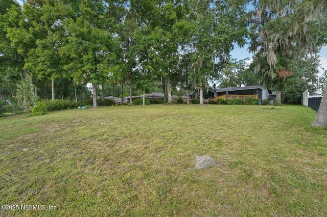 448 LAKE ASBURY Drive, Green Cove Springs, FL 32043