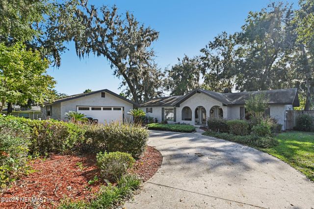 448 LAKE ASBURY Drive, Green Cove Springs, FL 32043