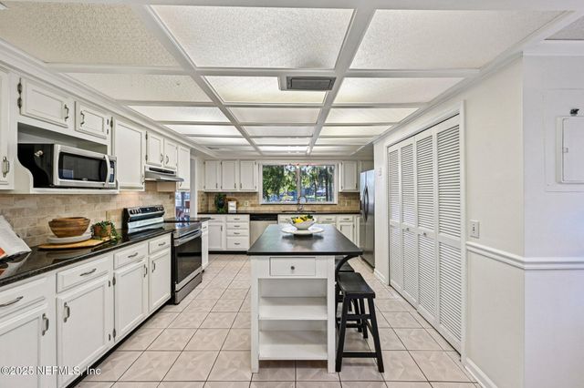 448 LAKE ASBURY Drive, Green Cove Springs, FL 32043